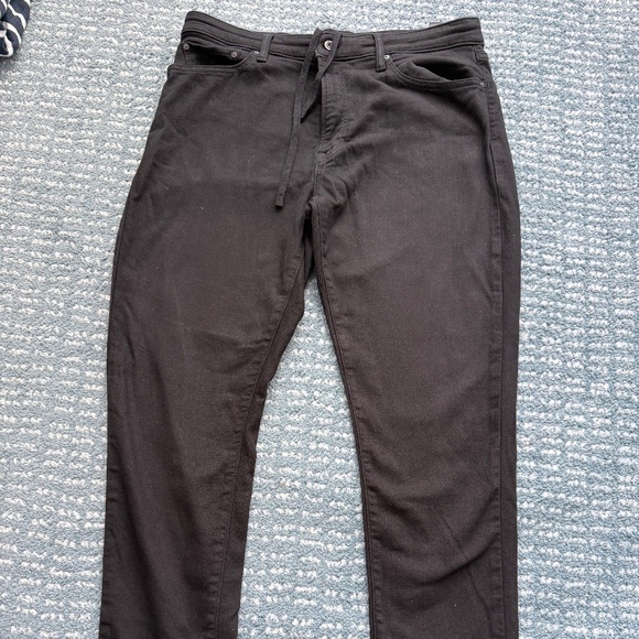 Uniqlo EZY Jeans – Black, Tapered Fit, Drawstring Waist (Men’s XL) - Picture 2 of 4